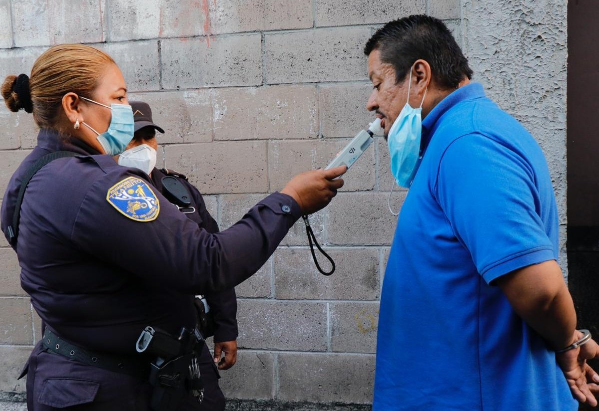 PNC sorprende y captura a motorista del transporte colectivo con 210 grados de alcohol en sangre pnc-sorprende-y-captura-a-motorista-del-transporte-colectivo-con-210-grados-de-alcohol-en-sangre